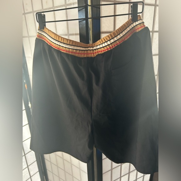 Burberry boy shorts size XXL but can fit a large for men. (NWT)see pics for det - Picture 6 of 9